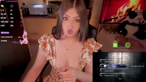 Snapshot of khionebesset chatting on February 2025 08:07:01 AM Khi. online show from February 2025 08:07:01 AM