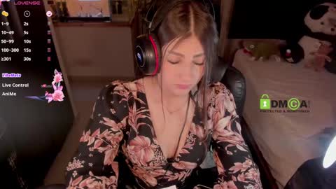 Snapshot of khionebesset chatting on February 2025 10:15:02 AM Khi. online show from February 2025 10:15:02 AM