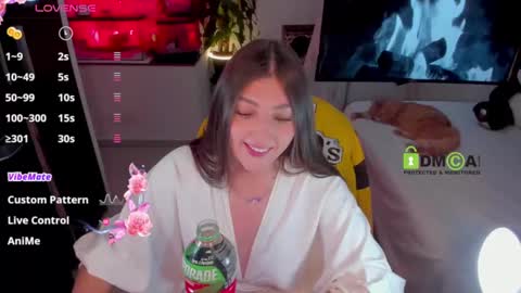 Snapshot of khionebesset chatting on September 2025 05:00:01 AM Khi. online show from September 2025 05:00:01 AM