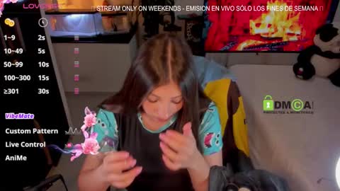 Snapshot of khionebesset chatting on November 2025 05:50:02 AM Khi. online show from November 2025 05:50:02 AM