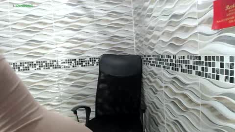 Snapshot of khloe33 chatting on September 2025 10:05:01 AM khloe33 online show from September 2025 10:05:01 AM