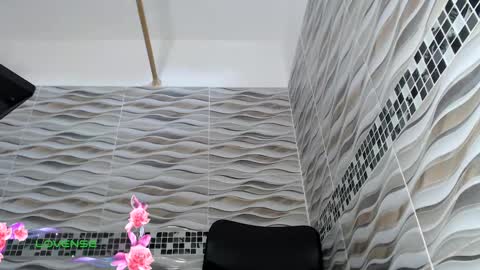 Snapshot of khloe33 chatting on November 2025 07:19:01 PM khloe33 online show from November 2025 07:19:01 PM