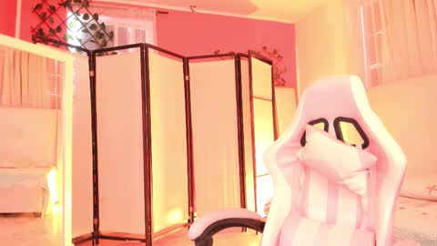 Khloe online show from October 2025 12:27:01 PM