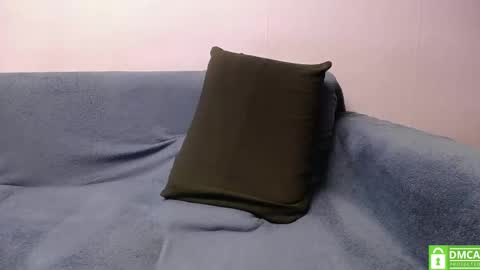 Hey Im Ivan everyday online 9am to 6pm 6 GMT Help me Reach K FollowerslPut your finger up  online show from February 2026 02:59:01 AM