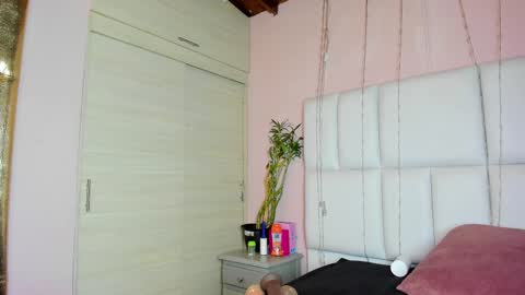    N         M online show from September 2025 12:07:01 PM