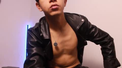 Snapshot of kianryu chatting on October 2025 08:05:01 PM Adrian Chlloe online show from October 2025 08:05:01 PM