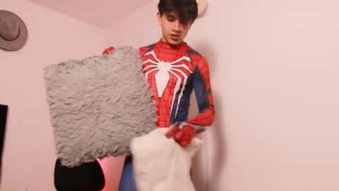 Snapshot of kianryu chatting on October 2025 03:14:02 PM Adrian Chlloe online show from October 2025 03:14:02 PM