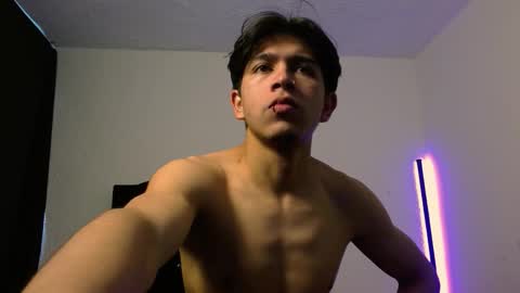 Snapshot of kianryu chatting on November 2025 02:39:02 PM Adrian Chlloe online show from November 2025 02:39:02 PM