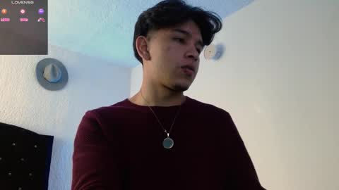 Snapshot of kianryu chatting on November 2025 09:50:01 PM Adrian Chlloe online show from November 2025 09:50:01 PM