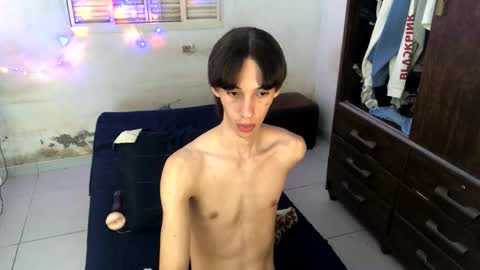 Snapshot of kiantwink chatting on January 2025 08:06:01 AM kiantwink online show from January 2025 08:06:01 AM