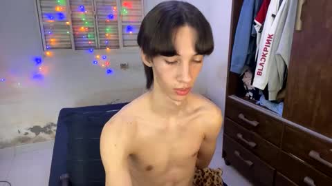 Snapshot of kiantwink chatting on January 2025 05:49:01 AM kiantwink online show from January 2025 05:49:01 AM