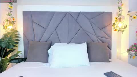 kiarha  online show from November 2025 03:06:02 AM