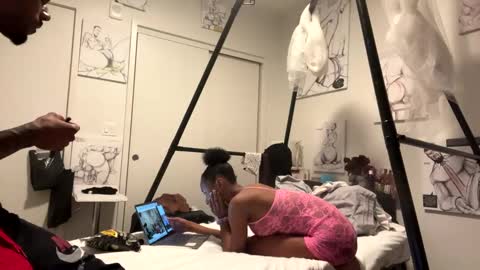 HunneysPlayRoom online show from December 2024 01:42:02 PM