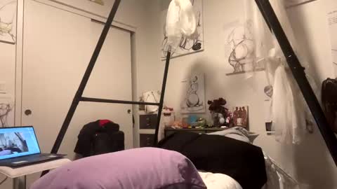 HunneysPlayRoom online show from December 2024 12:52:02 PM