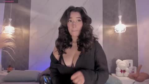 Kim Thompson online show from October 2025 05:47:01 PM