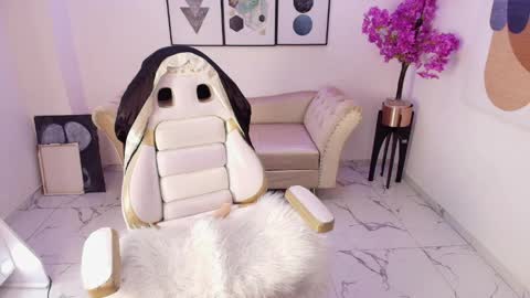 Kitty online show from April 2026 12:53:02 PM