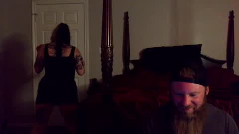 Snapshot of kiki_and_daddy_ chatting on April 2026 07:28:02 AM Kiki and daddy online show from April 2026 07:28:02 AM