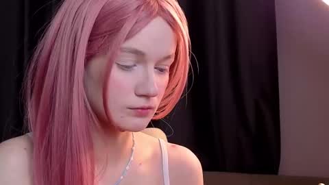 kiki_blue_eyes online show from January 2026 04:29:02 AM