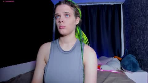 Snapshot of kiki_krash chatting on October 2025 10:01:01 AM Kiki online show from October 2025 10:01:01 AM