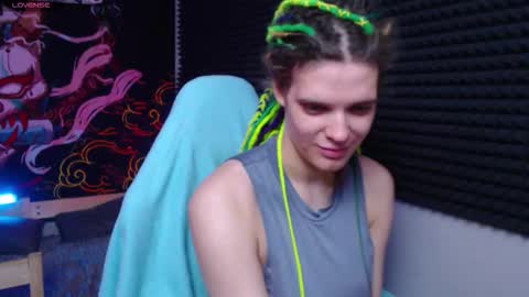 Snapshot of kiki_krash chatting on November 2025 09:52:02 AM Kiki online show from November 2025 09:52:02 AM