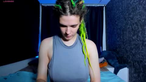 Snapshot of kiki_krash chatting on November 2025 11:44:02 AM Kiki online show from November 2025 11:44:02 AM