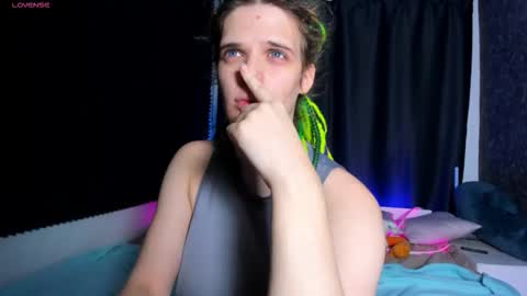 Snapshot of kiki_krash chatting on November 2025 10:35:02 AM Kiki online show from November 2025 10:35:02 AM