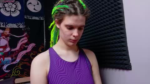 Snapshot of kiki_krash chatting on November 2025 10:07:01 AM Kiki online show from November 2025 10:07:01 AM