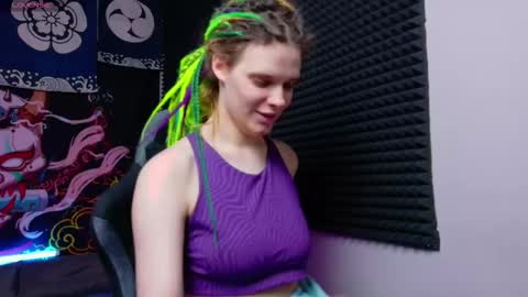 Snapshot of kiki_krash chatting on December 2025 10:20:02 AM Kiki online show from December 2025 10:20:02 AM