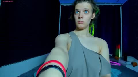 Snapshot of kiki_krash chatting on January 2026 10:52:01 AM Kiki online show from January 2026 10:52:01 AM