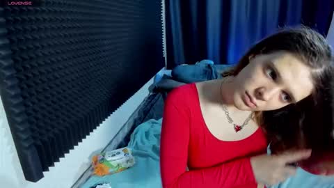 Snapshot of kiki_krash chatting on February 2026 10:47:02 AM Kiki online show from February 2026 10:47:02 AM