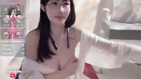 Snapshot of kiki_loveu chatting on December 2024 04:24:02 PM kiki_loveu online show from December 2024 04:24:02 PM