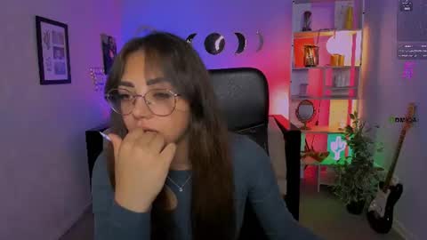 kiki_swan online show from July 2026 12:08:01 PM