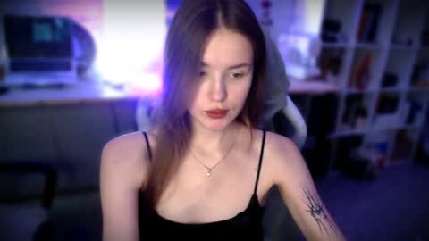 Snapshot of kikies_ chatting on December 2024 07:00:01 PM Mika and Miranda online show from December 2024 07:00:01 PM