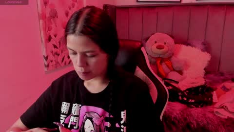 Kikii  online show from April 2026 02:44:01 AM