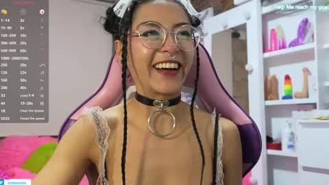 Snapshot of kikilepetite chatting on February 2025 09:06:01 PM kiki online show from February 2025 09:06:01 PM