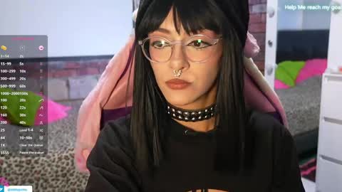 kiki online show from April 2026 09:38:02 PM