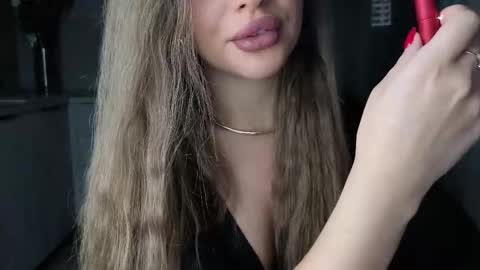 EvaAnna online show from September 2025 08:41:02 PM