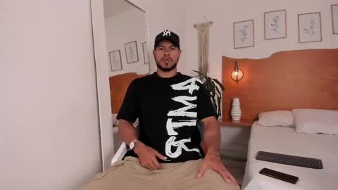 Kilua Muscle guy online show from September 2025 09:47:02 PM