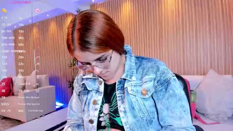 Snapshot of kim_brown_ chatting on November 2025 12:48:01 PM Kim online show from November 2025 12:48:01 PM