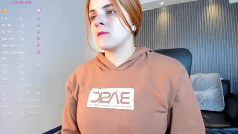 Snapshot of kim_brown_ chatting on November 2025 12:16:02 PM Kim online show from November 2025 12:16:02 PM