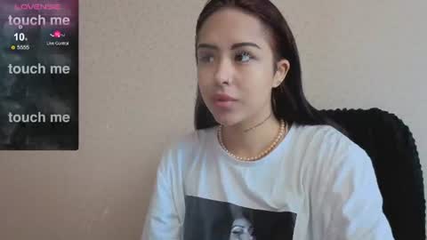 Snapshot of kim_brownie chatting on July 2026 04:00:02 PM Kim online show from July 2026 04:00:02 PM