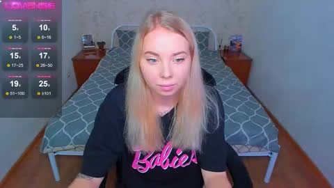 Snapshot of kim_girl_next_door chatting on October 2025 10:13:02 AM KIM online show from October 2025 10:13:02 AM