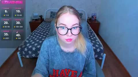 Snapshot of kim_girl_next_door chatting on November 2025 10:19:01 AM KIM online show from November 2025 10:19:01 AM