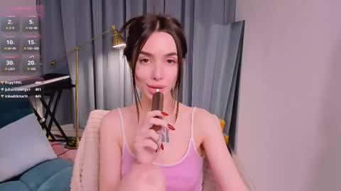 Snapshot of kim_lyn chatting on November 2025 02:47:02 AM KIM online show from November 2025 02:47:02 AM