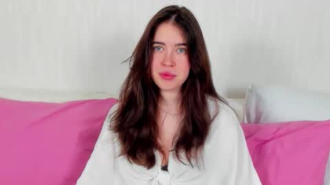 Snapshot of kimberlybond chatting on December 2025 07:18:01 PM KimberlyBond online show from December 2025 07:18:01 PM