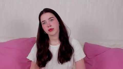 Snapshot of kimberlybond chatting on December 2025 08:35:01 PM KimberlyBond online show from December 2025 08:35:01 PM