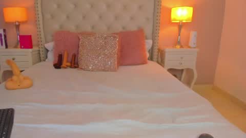 Kimberly  online show from April 2026 04:29:01 AM