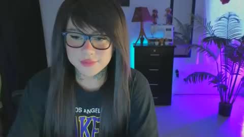 Kimberly Polizzi     online show from November 2025 07:29:01 PM