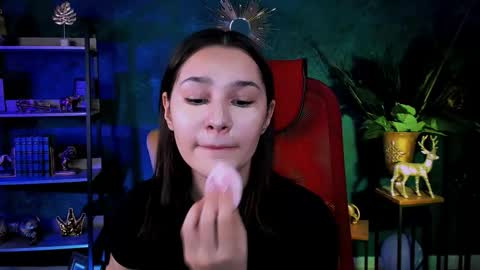 kimclarks online show from November 2025 08:41:01 AM