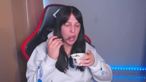 Snapshot of kimflexible_ chatting on January 2025 10:26:01 PM Kim 3 online show from January 2025 10:26:01 PM